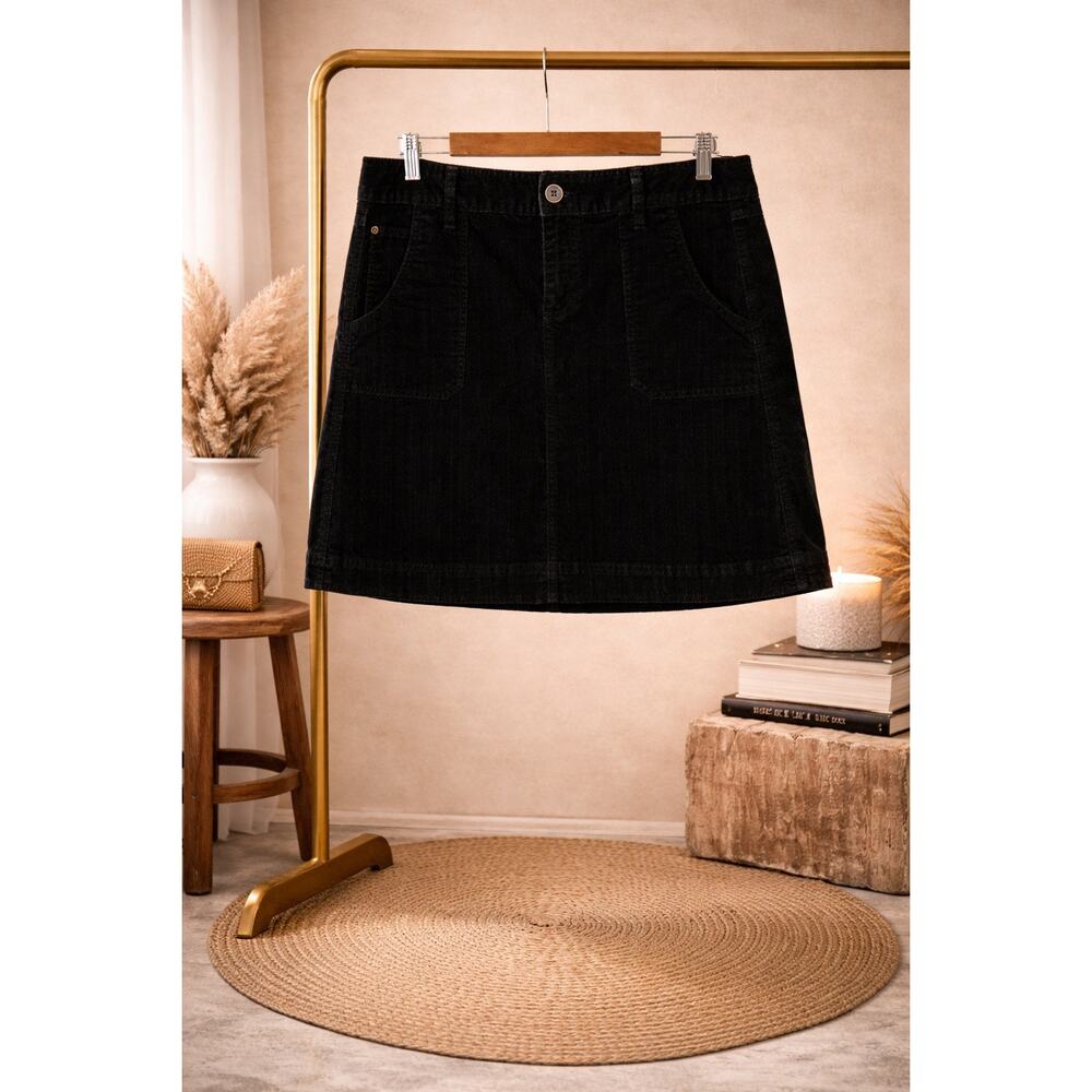Woolrich Black Corduroy Skirt Size 14 Front Back Pockets Casual Preppy Fall Chic